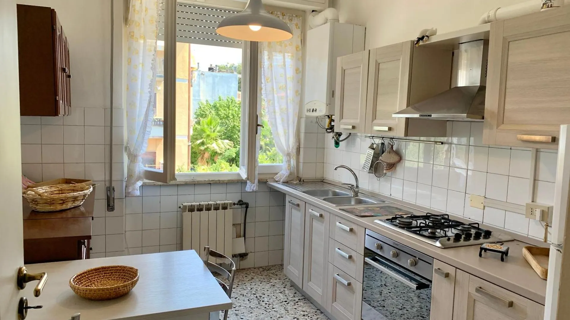 Isa-Apartments In Marina Di Massa With Private Equipped Outdoor Area And Maximum 5 Minutes From The Beach Apartment