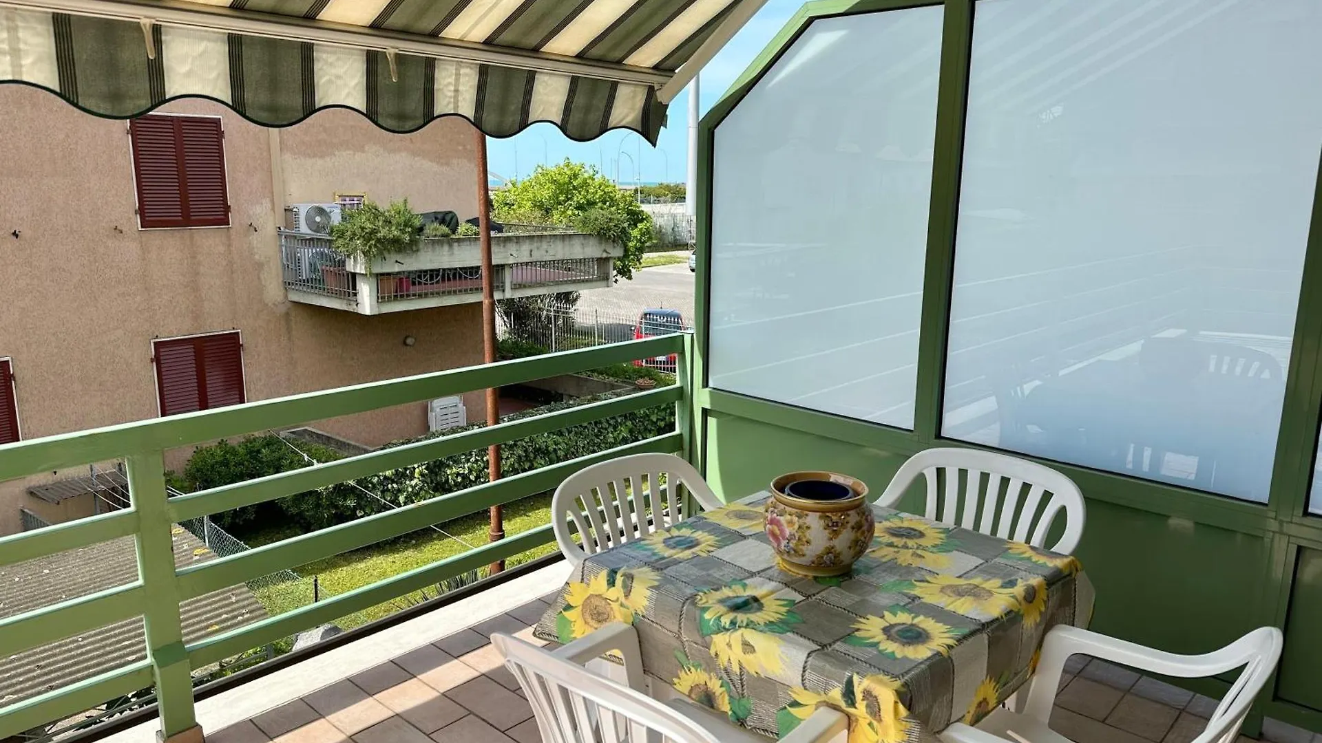 Isa-Apartments In Marina Di Massa With Private Equipped Outdoor Area And Maximum 5 Minutes From The Beach